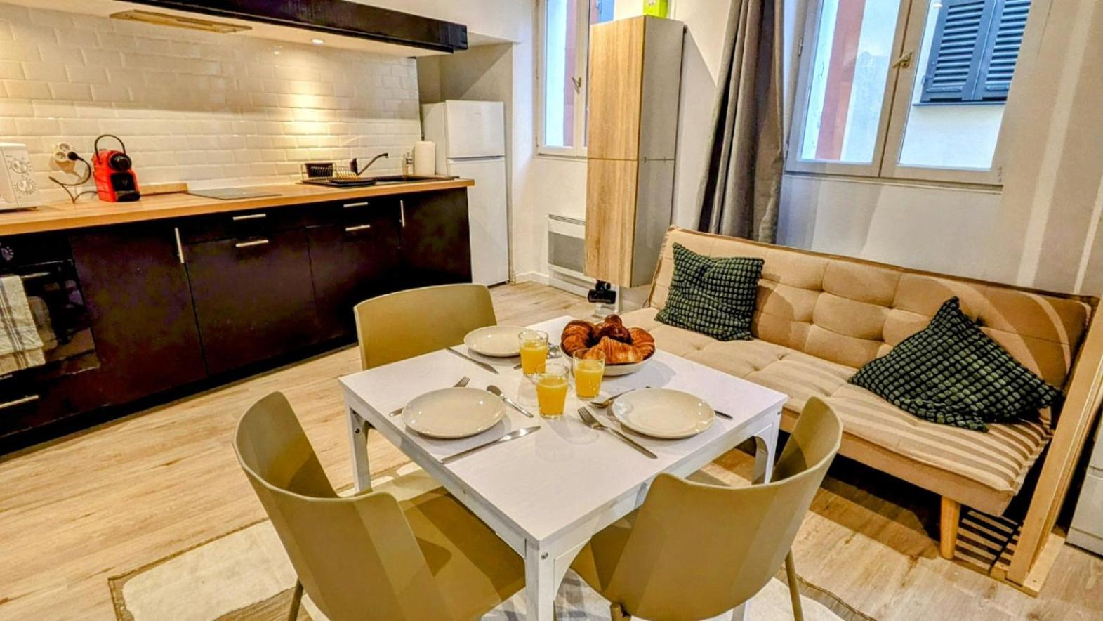 Le Studio Cosy, Centre Historique, Wifi, Neuf Грас Екстериор снимка